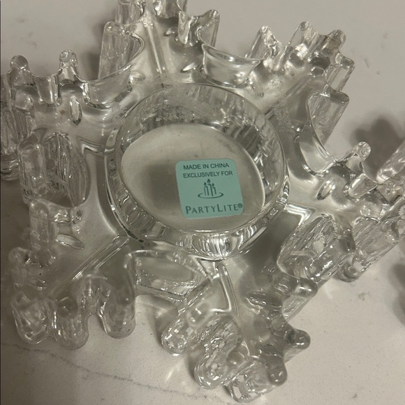 Vintage Partylite Set of 2 Clear Crystal Snowflake Tea Light Holders (P9462) - Picture 3 of 3